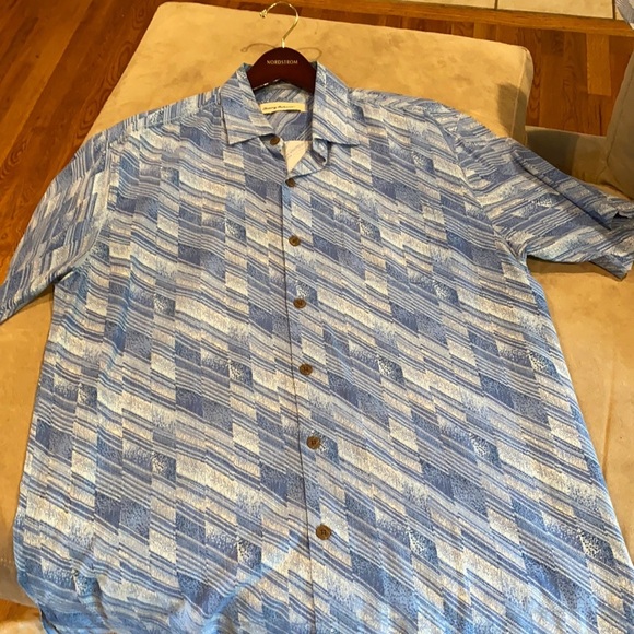 Tommy Bahama Other - Tommy Bahama blue patterned silk shirt size large